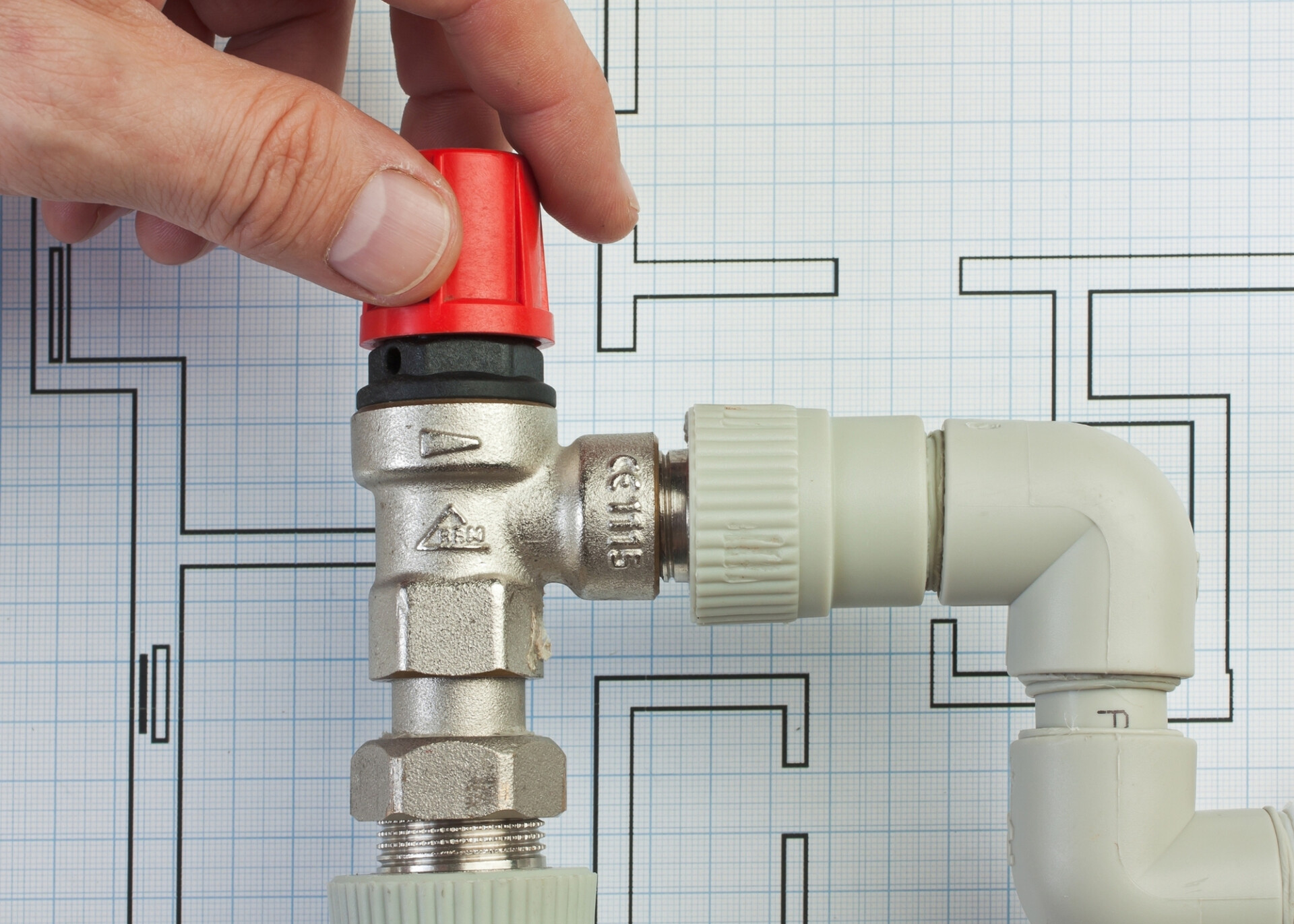 5 Ways to Save Water and Money on Your Plumbing